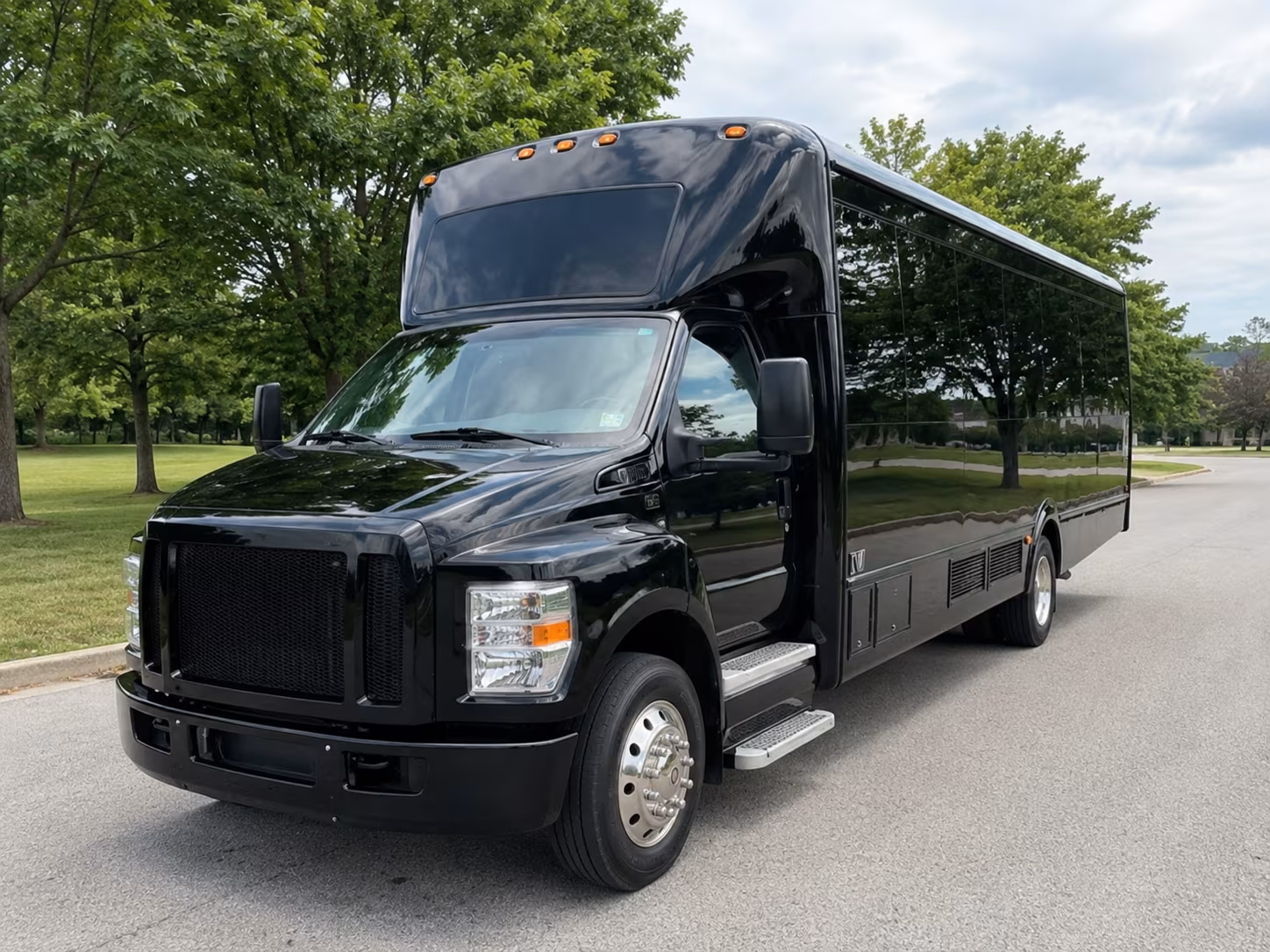 savannah historic district bar crawl party bus rental